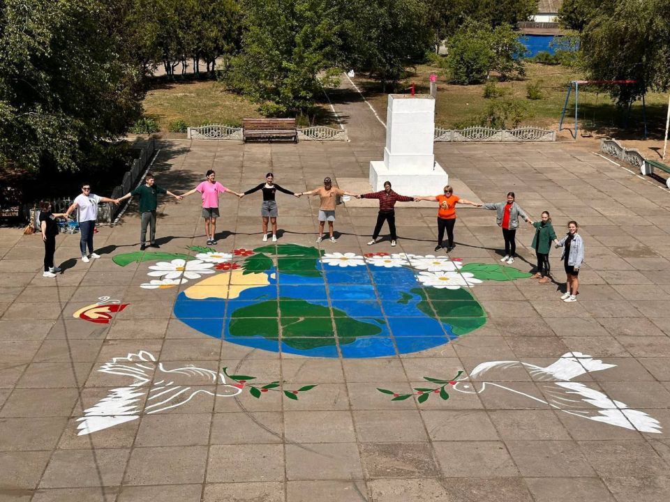 Глава Алешкинского муниципального округа Руслан Хоменко поздравил односельчан со днем основания села