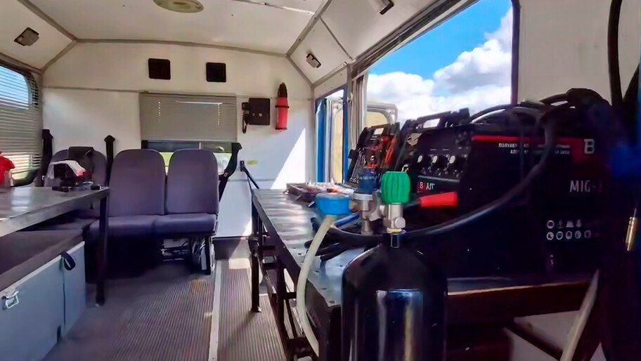 «Народный фронт» передал мобильную мастерскую десантникам в зоне СВО