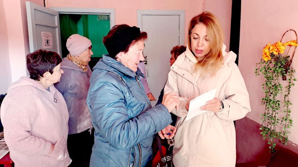 Экологический оператор провел выездные консультации для жителей Новотроицкого м.о