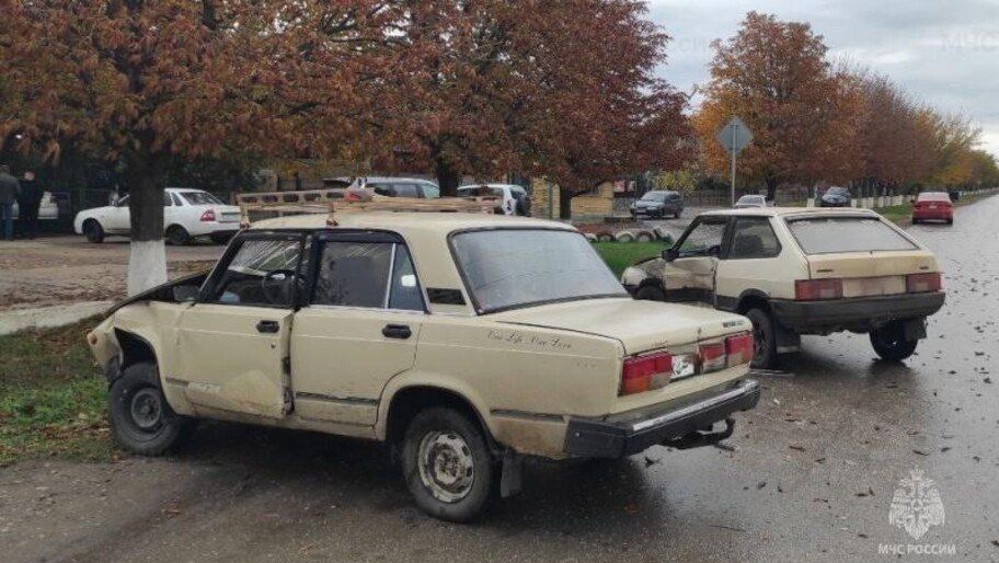 В Новотроицком произошло дорожно-транспортное происшествие