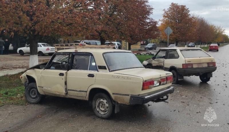 В Новотроицком произошло дорожно-транспортное происшествие