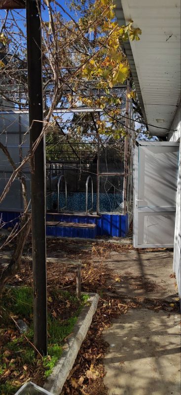 В минувшие сутки в результате обстрелов ВСУ в Рубановке погибла 85-летняя женщина, заявил Владимир Сальдо