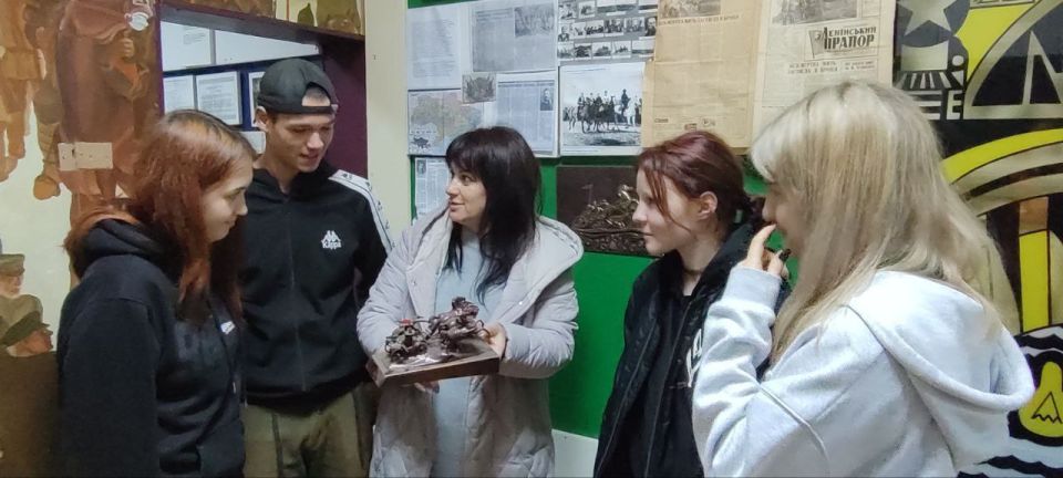 В Малокаховском сельском Доме культуры прошел краеведческий час «История легендарной Тачанки» ко дню основания памятника