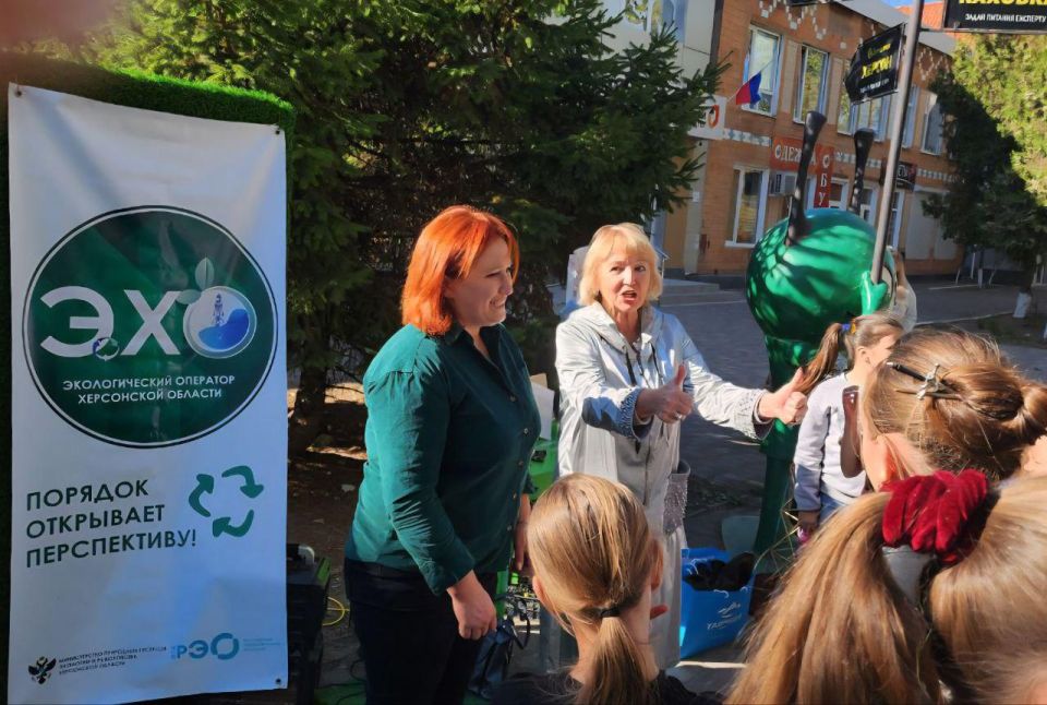 На центральной площади Скадовска прошла интерактивная викторина, посвященная экологической грамотности