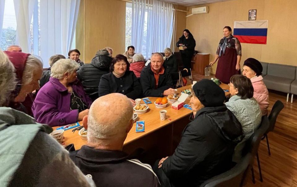 В Любимовке прошло чаепитие, посвященное Дню бабушек и дедушек