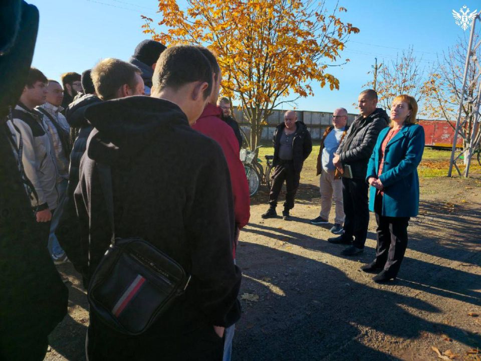 Студенты посетили Нижнесерогозский маслопрессовый завод в День инженера