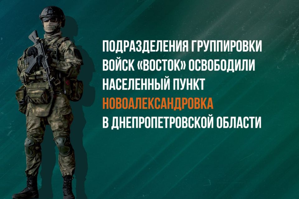 ���-���-���!