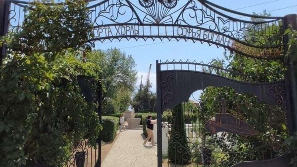 ����� �������� � ���������� ������� ������ 100 ����� �������