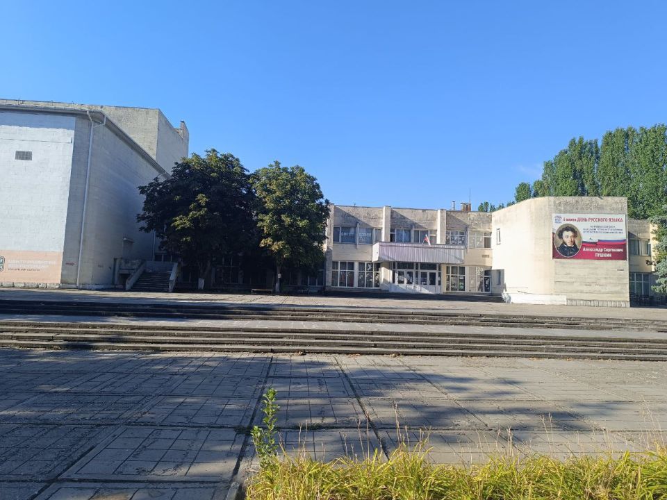 В вторник, 4 ноября 2025 года, в 12:00 на площади возле здания Центра культуры и досуга, состоится концерт, приуроченный ко Дню народного единства