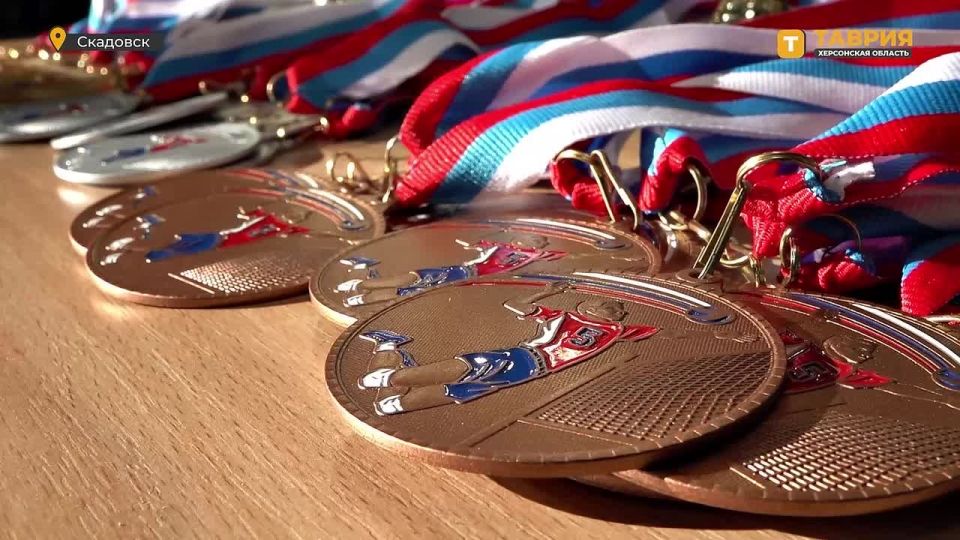 В преддверии Дня народного единства в Скадовске состоялся турнир по волейболу