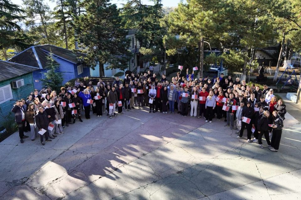 Более 150 активистов Движения Первых из Херсонской области провели тематическую смену в Крыму, сообщил Владимир Сальдо