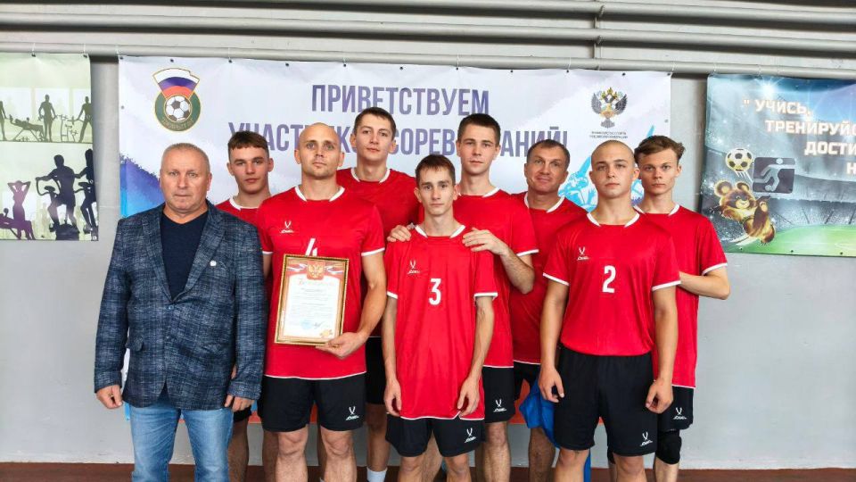 Ко Дню народного единства: Скадовск провел яркий волейбольный праздник, вдохновив молодежь на спорт!