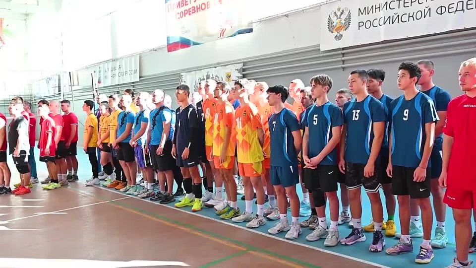 Александр Дудка: Жаркие волейбольные баталии на турнире ко Дню народного единства