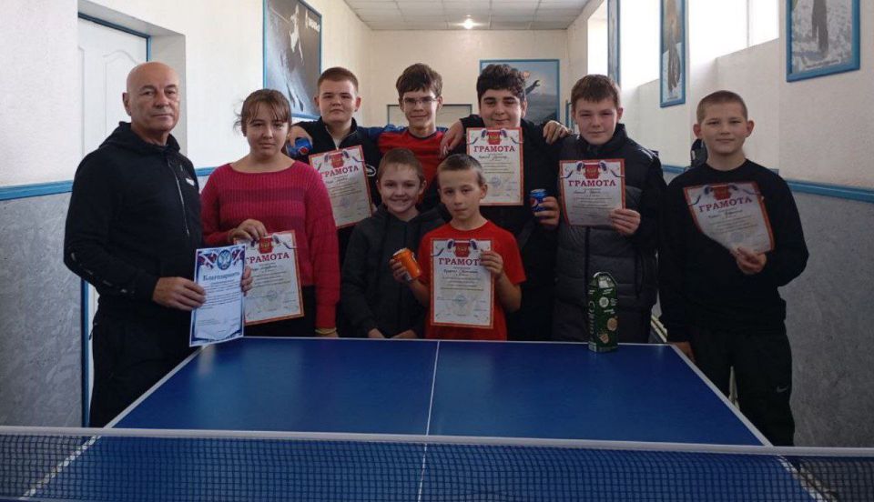 В ГБУ ДО ХО "Спорт школа Аскания-Нова" состоялся внутришкольный турнир по настольному теннису "Неукротимые ракетки" ко Дню Народного Единства