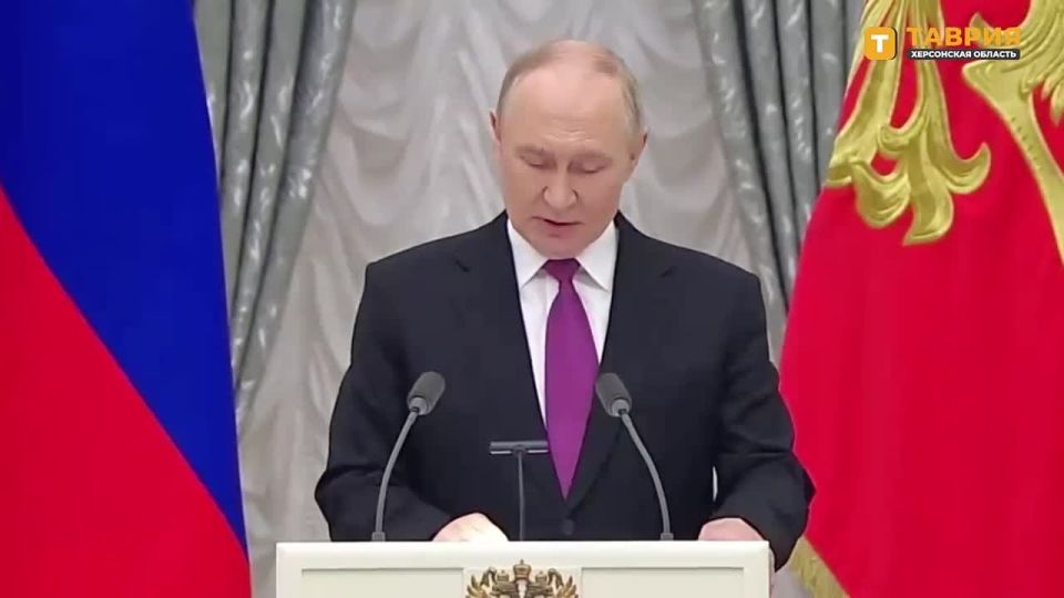 Единство — основа суверенитета и достоинства России, отметил Владимир Путин