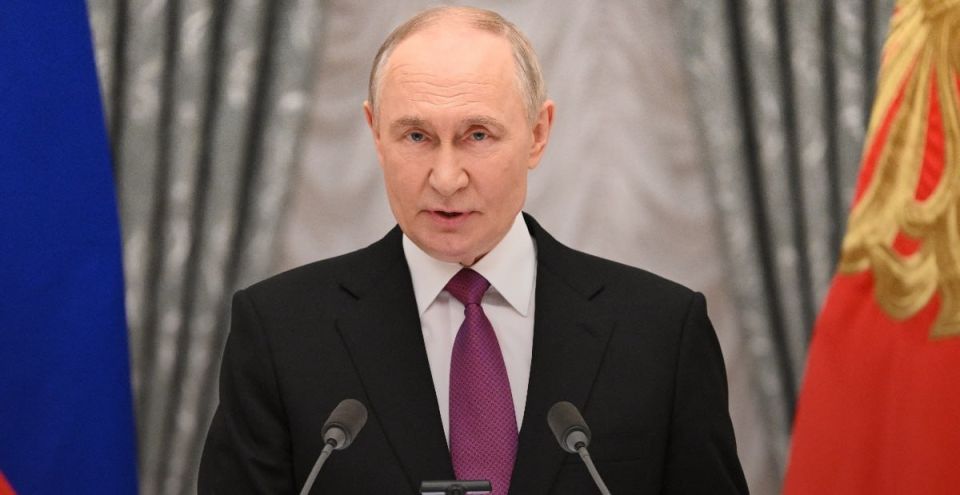 Владимир Путин поблагодарил военных разведчиков за самоотверженность и безупречную службу Отечеству