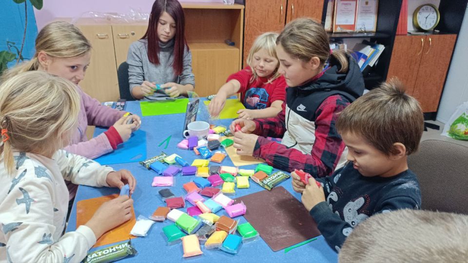 В учреждениях культуры Каховского округа проходят разнообразные и увлекательные творческие занятия