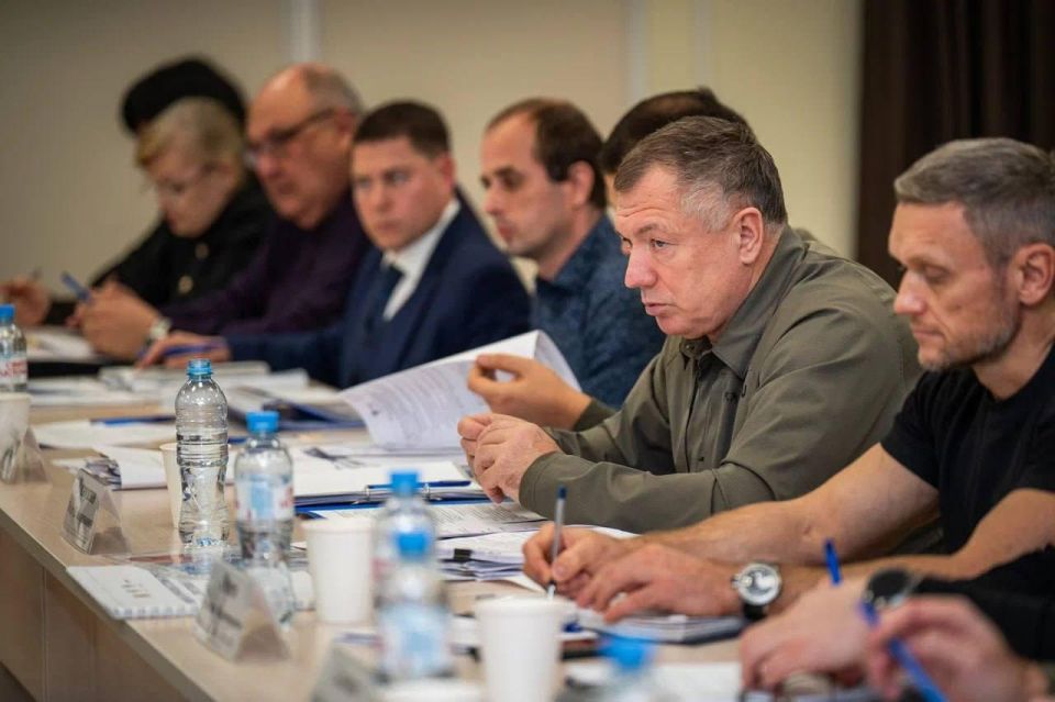 Хуснуллин и Сальдо обсудили развитие Херсонской области и программу развития дорожной сети до 2030 года