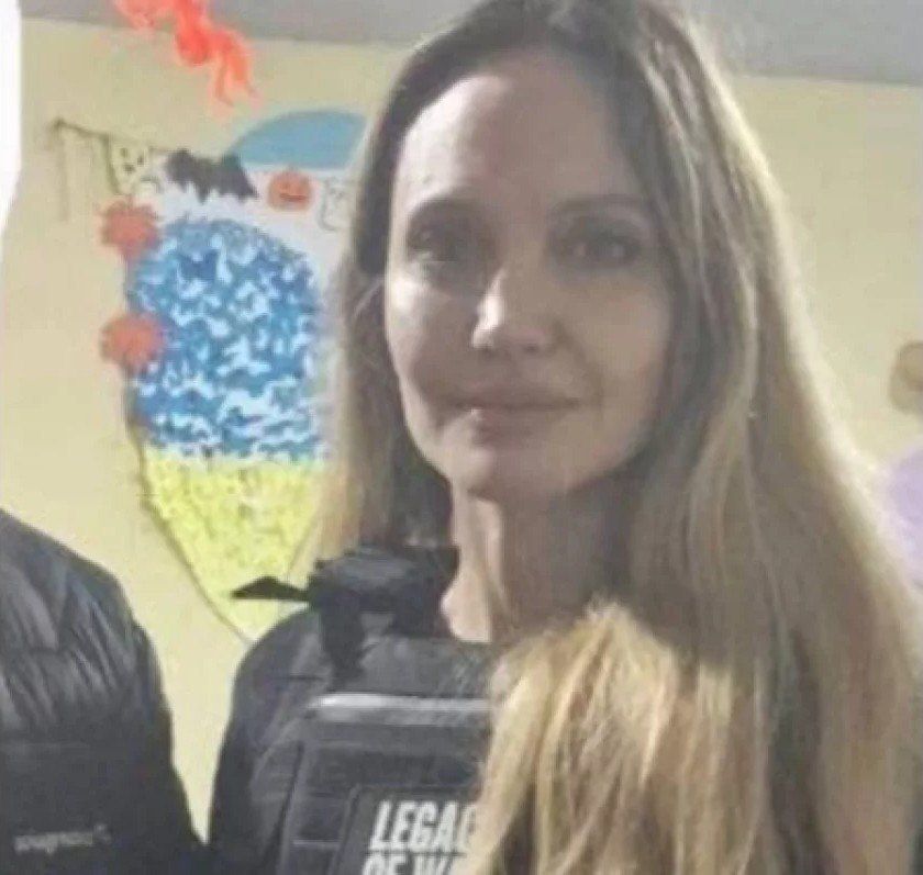 Шоу в Херсоне. За что Анджелина Джоли получила $20 млн, а ее охранника забрали в ТЦК