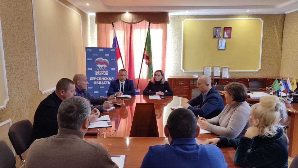 Ольга Осипенко: На плановом совещании с начальниками территориальных отделов Новотроицкого округа подвели промежуточные итоги работы и детально разобрали вопросы, с которыми чаще всего обращаются жители