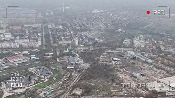 Херсон. Кадры объективного контроля за нанесением арт удара в восточной части города Енот из Херсона