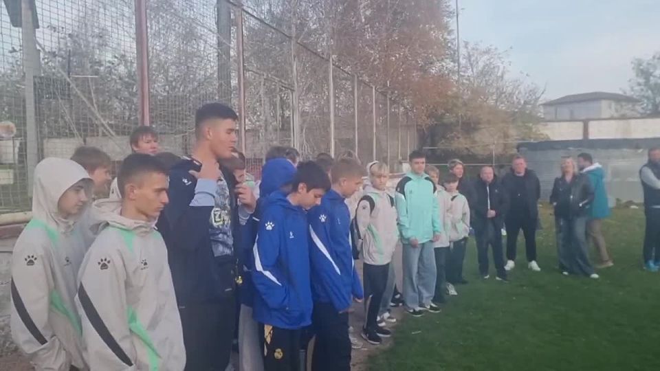 Экскурсия на базу «Фрегата»: юные футболисты Новотроицка и Геническа заглянули в сердце профессионального клуба