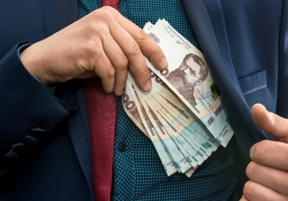 ����� ��������� ��������� �� 100 ����� � �����