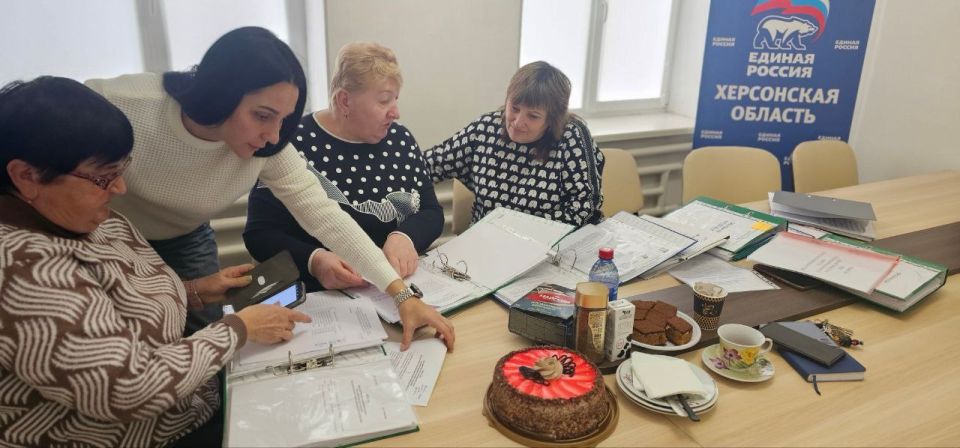 Надежда Бабешко: В Ивановском местном отделении Всероссийской политической партии «Единая Россия» состоялась рабочая встреча по обмену опытом с представителями Верхнерогачинского местного отделения Партии "Единая Россия"