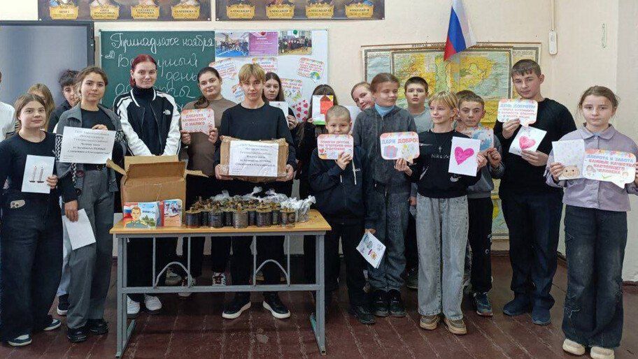 В Бехтерской школе изготовили окопные свечи для бойцов СВО