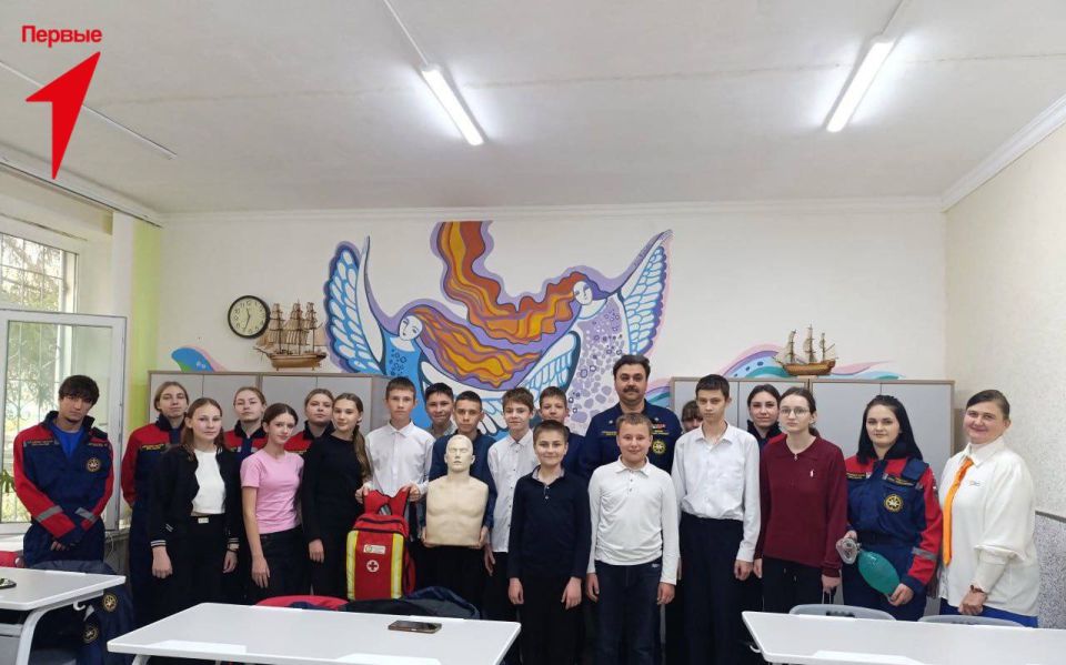 Первые Чаплинской школы № 1 почтили память Евгения Лемякина