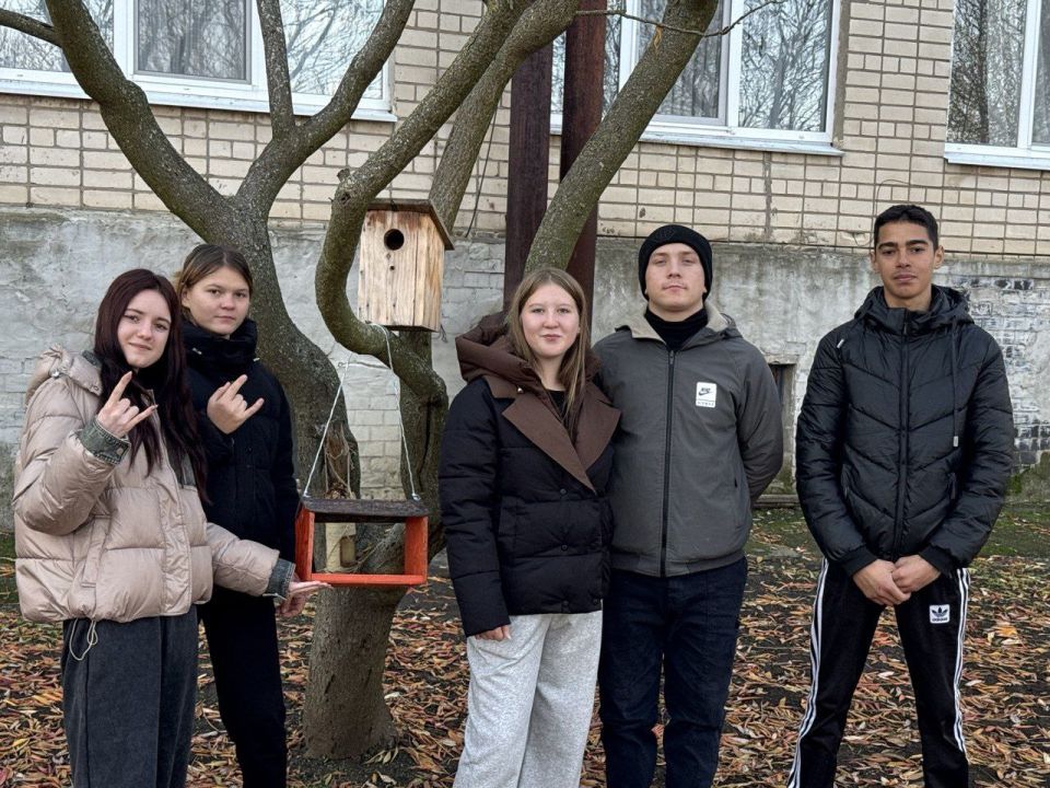В Костогрызовском сельском клубе прошла экологическая акция «Покормите птиц»