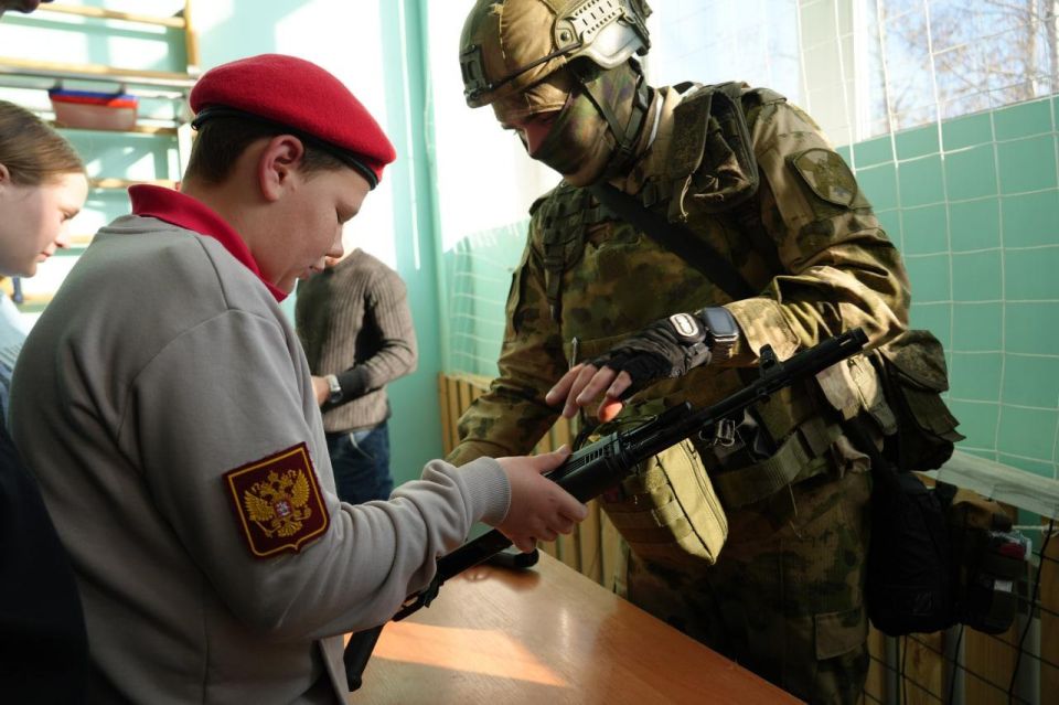 В Геническе отметили Всероссийский День призывника