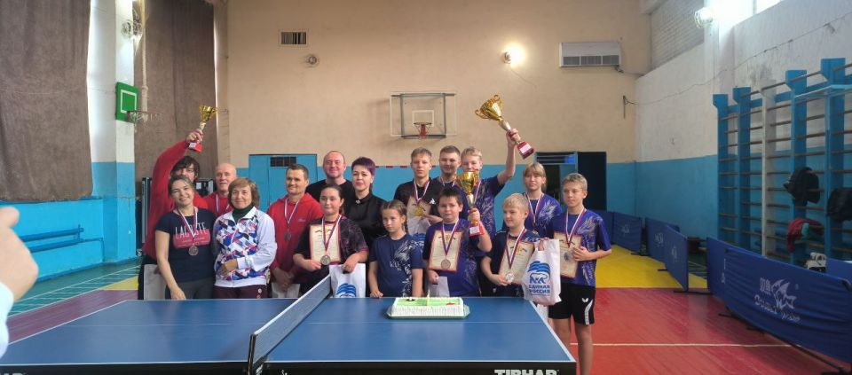 В Геническе теннисисты поборолись за Кубок Главы округа