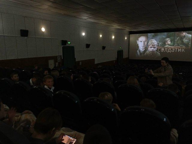 Урок мужества на большом экране: скадовские школьники посмотрели фильм «Солдатик»