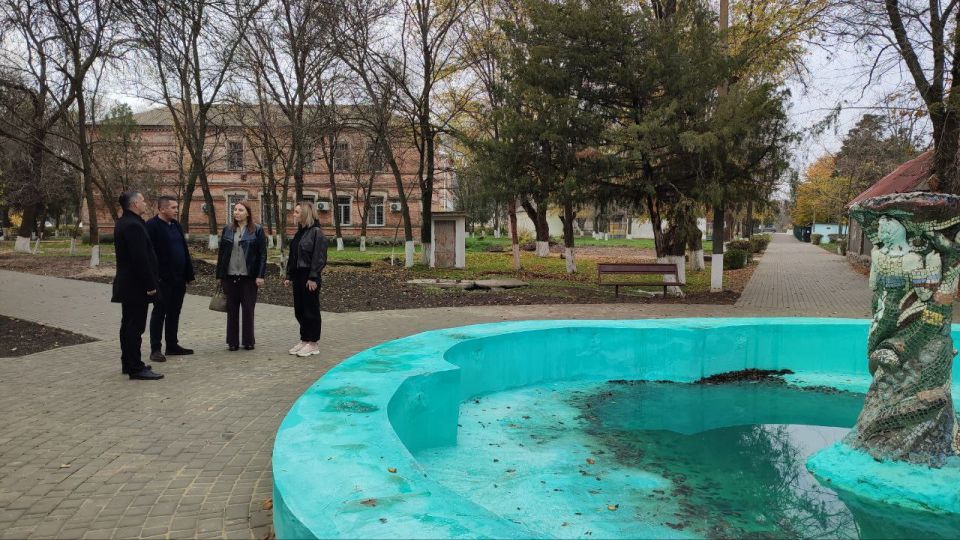 Ольга Осипенко: В рамках народной программы «Единой России» в очередной раз проинспектировали ход благоустройства парка Троицкий