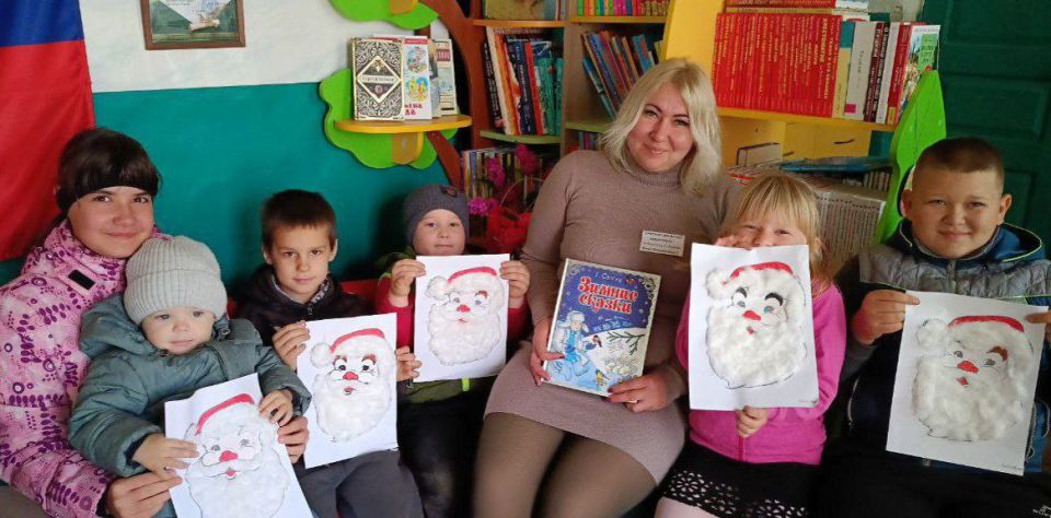 В Красноподольской библиотеке, приуроченной ко Дню Рождения Деда Мороза, прошла конкурсная программа "В главной роли — Дед Мороз!"