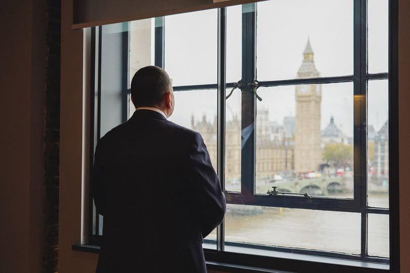 Прикольное видео сегодня опубликовал Валерий Залужный на своей страничке в ФБ*