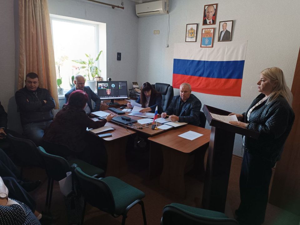 21  2025   40-   ,      :