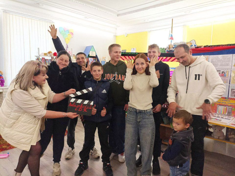      -  &quot; :    &quot;