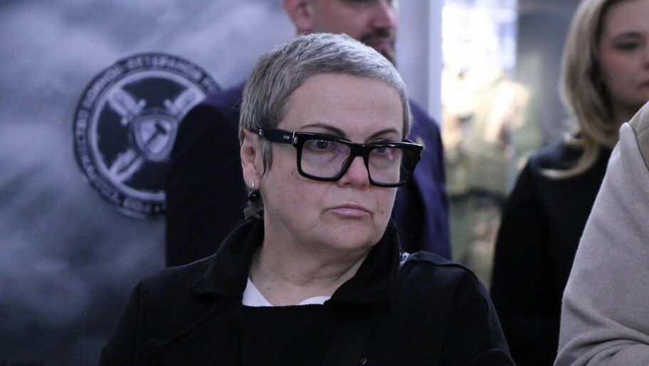 Томилина: каждый депутат должен снять с себя корону