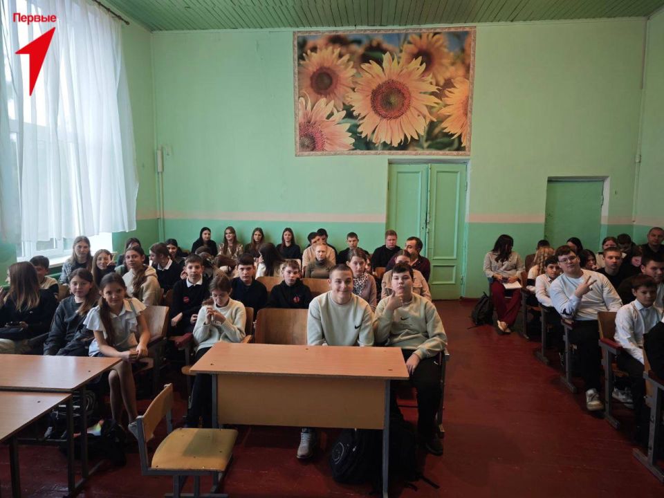 Специалисты Движения Первых посетили Михайловскую школу