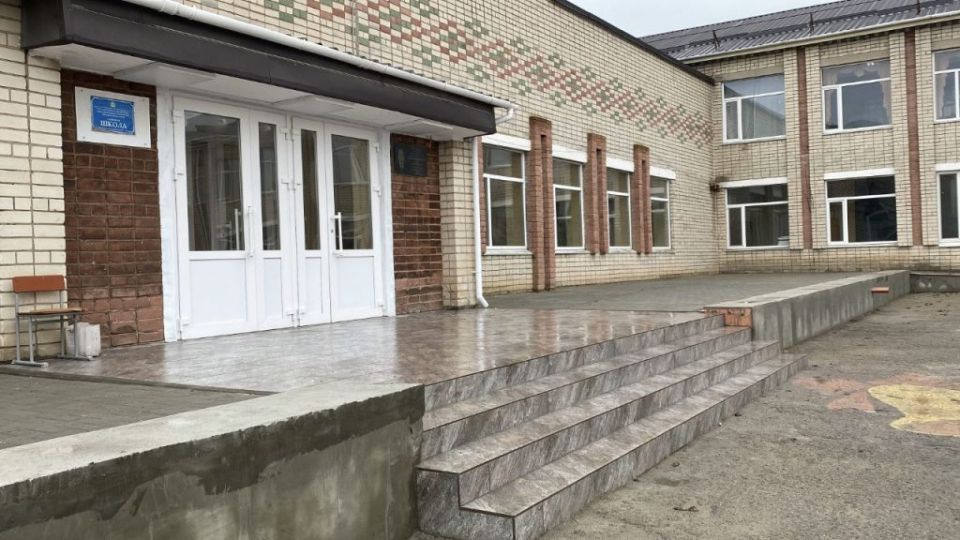 Капитальный ремонт Азовской школы выполнен на 90%
