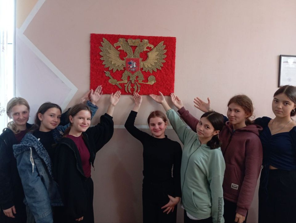 Гербу России - слава в веках!