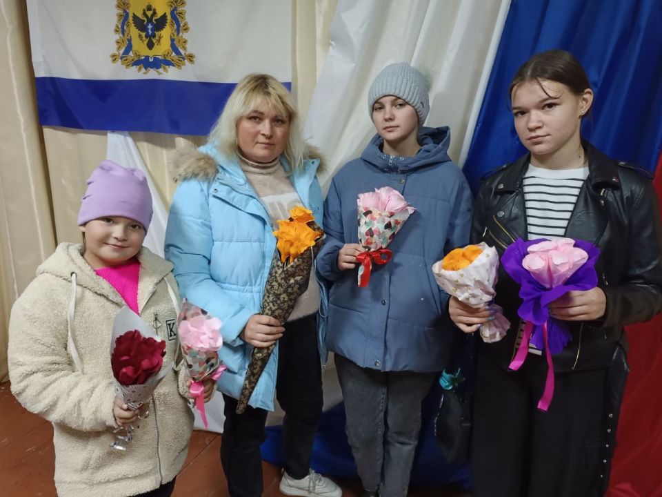 В учреждениях культуры Чаплинского округа продолжают отмечать нежный праздник – День матери