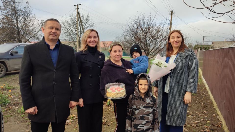 Ольга Осипенко: Дорогие мамы России!. От всей души поздравляю вас с Днём матери!