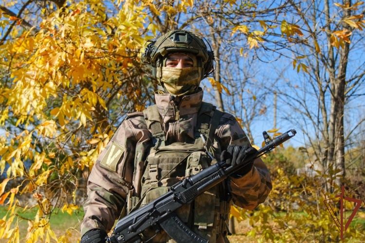 Росгвардейцы в зоне СВО поздравили женщин с Днем матери (видео)