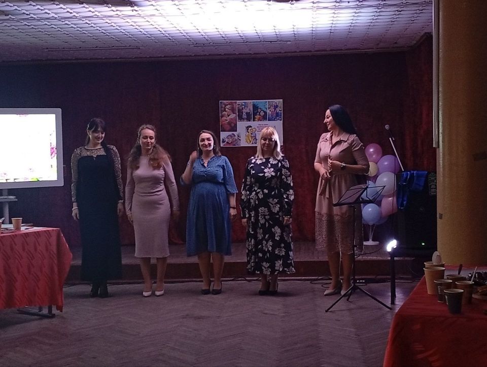 Праздничная конкурсная программа ко Дню матери прошла в Центральном Дворце культуры