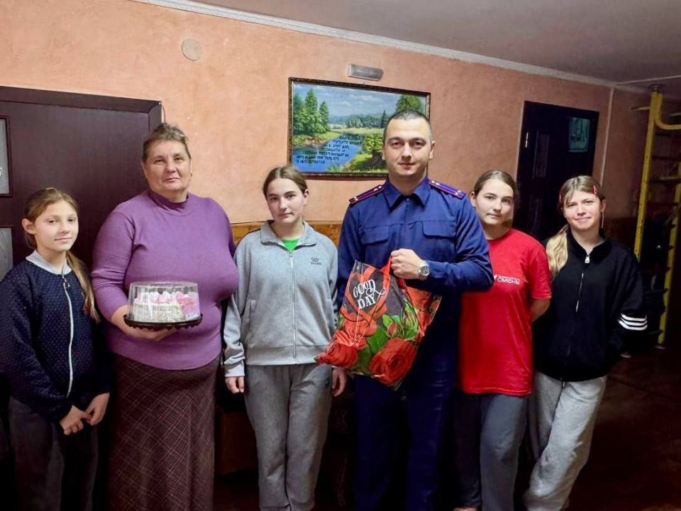 Коллектив Следственного управления СК России по Херсонской области сердечно поздравил матерей региона с праздником