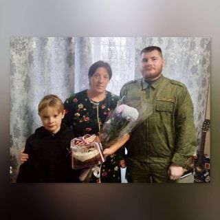 Офицеры СК России продолжают поздравлять жительниц региона с Днем матери