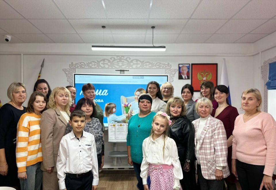 Тёплый вечер в детской модельной библиотеке Гридень объединил сердца в честь матерей